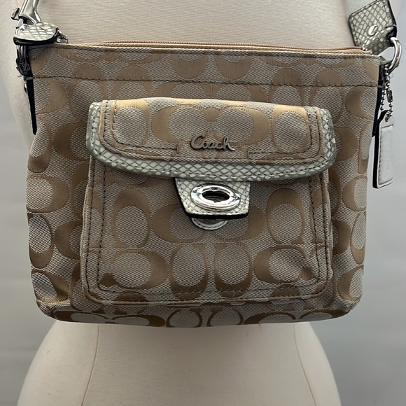 Coach tan signature C crossbody bag - Picture 2 of 15